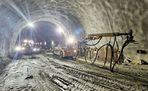 Imagini Spectaculoase Cu Daniela Cum Arat Primul Tunel De Pe