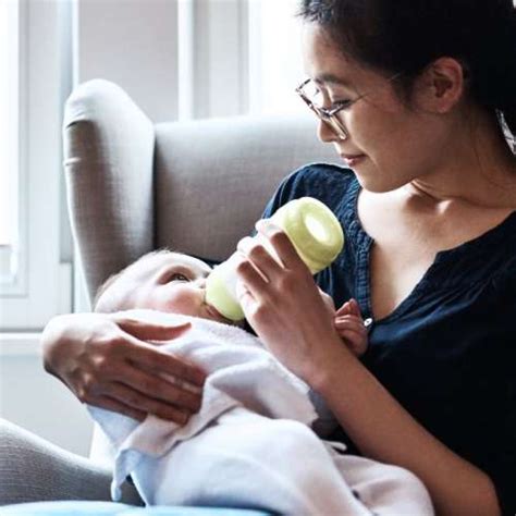 7 - 8 month old baby feeding schedule: Amounts, food chart, formula