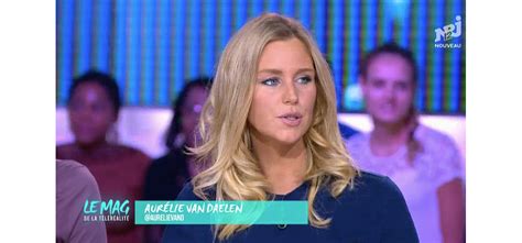 Photo Aurélie Van Daelen enceinte sur le plateau du Mag de la télé