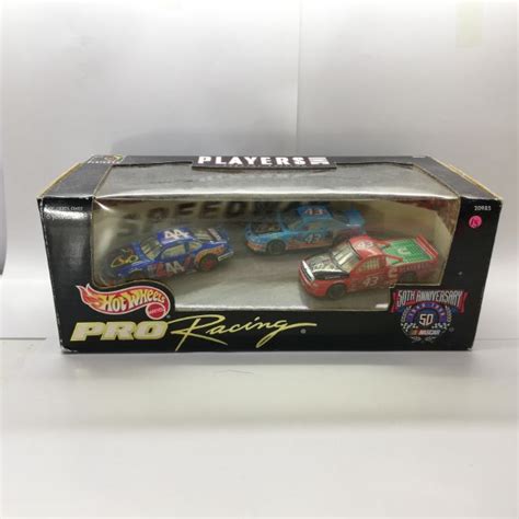 Hot Wheels Nascar Boxset Shopee Malaysia