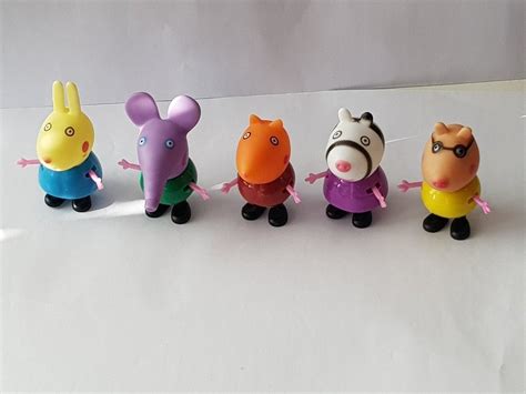 Se Produkter Som Liknar Peppa Pig Greta Gris Figurer P Tradera