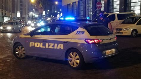 Napoli Non Si Fermano Allalt Due Pregiudicati Arrestati Dopo Un