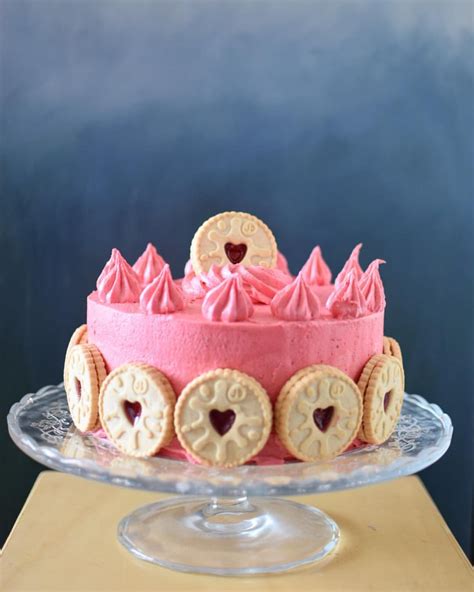 Today I Made This Jammy Dodger Cake A Base Of Genoise Sponge Dollops