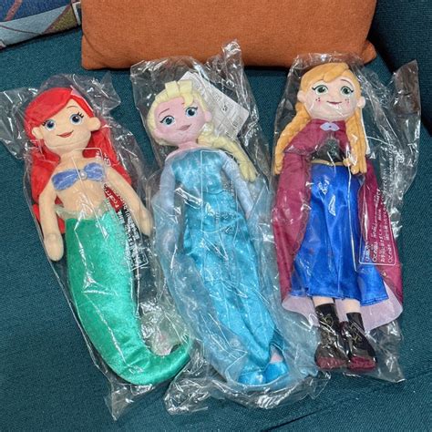 現貨 日本 迪士尼正品 Takaratomy 美人魚 冰雪奇緣 Elsa 艾莎 安娜 娃娃 公仔 Poupee代購 蝦皮購物