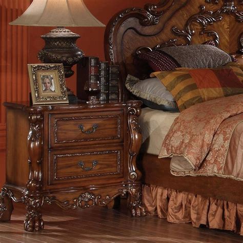 Tufted Cherry Oak Queen Bedroom Set Pcs Dresden Q Acme Victorian