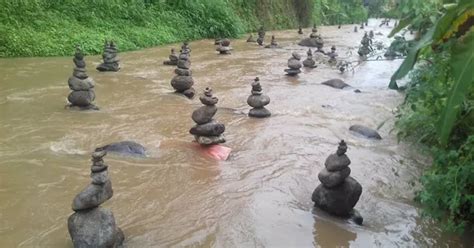 Kepergok Warga Ini Dia Sosok Di Balik Tumpukan Ratusan Batu Di Tengah