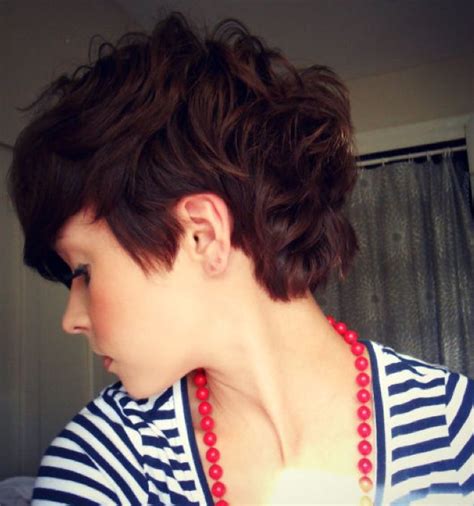 20 Lovely Wavy And Curly Pixie Styles Short Hair Pop Haircuts