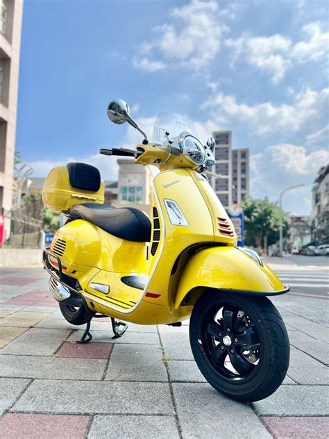 2021年 偉士牌 Vespa Gts300 Super Sport Hpe引擎 太古車 經典配色 機車 重機在旋轉拍賣