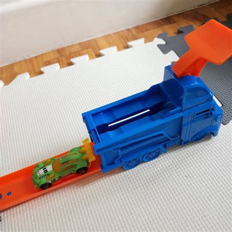 Hot Wheels Smashing Triceratops Playset Hobbies Toys Toys Games On Carousell