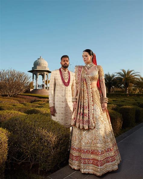 Hardik Pandya and Nataša Stankovic almost share a kiss in stunning