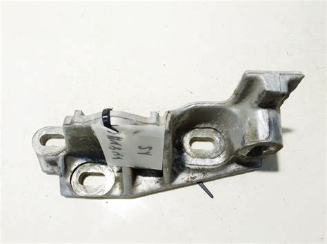 7m3199600a Ym2116030aa Engine Mount Bracket And Gearbox Mount Bracket