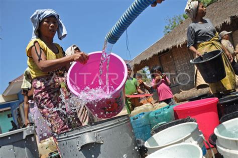 Krisis Air Bersih Antara Foto