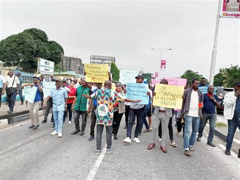 Protesters Storm Presidential Collation Centre In Abuja Over Electronic