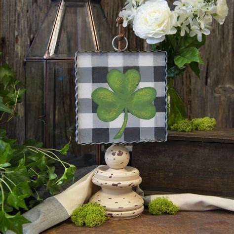 The Round Top Collection - Mini Shamrock Print – THE RED DOOR