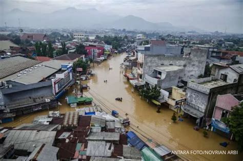 Peringatan Dini Cuaca Besok 3 2 Hujan Deras Status Waspada Bencana