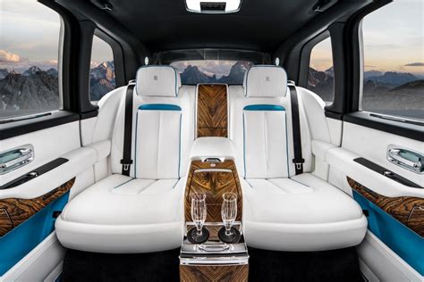 The Rolls-Royce Cullinan SUV: Luxury Meets Invincibility - Rolls-Royce ...