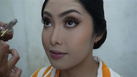 Indonesian Makeup Artist Saubhaya Makeup