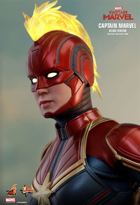 Captain Marvel Captain Marvel Deluxe Th Scale Hot Toys Figure