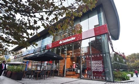banco santander chile comprara el  de santander consumer chile