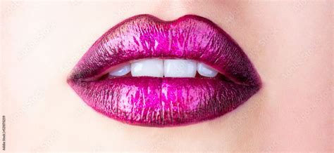 Sexy Plump Lips Nude Lipstick Close Up Perfect Natural Lip Makeup