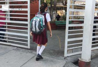 Revisan Mochilas En Secundaria Donde Ocurri Pelea Entre Alumnos En Nl