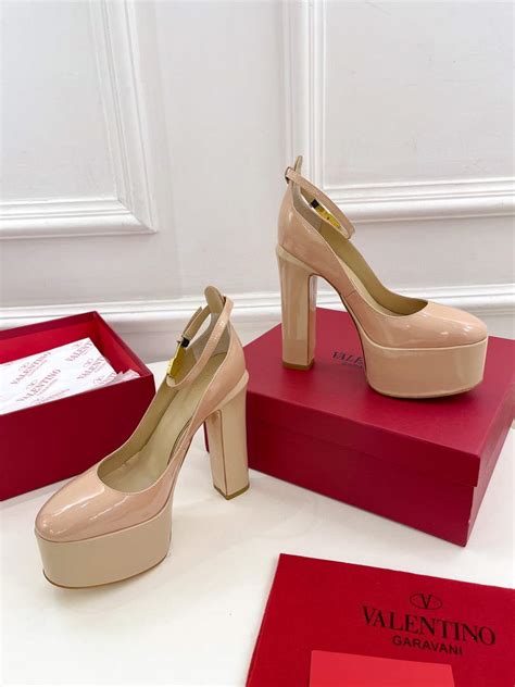 Valentino Garavani Tan Go Platform Pump In Patent Leather 155MM Light