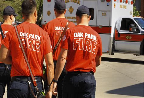 Dos Personas Resultan Heridas Tras Incendio En Un Apartamento En Oak