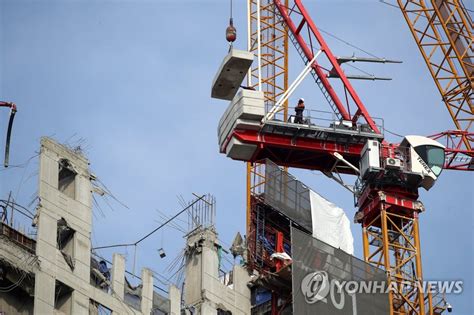 타워크레인 해체 시작 연합뉴스