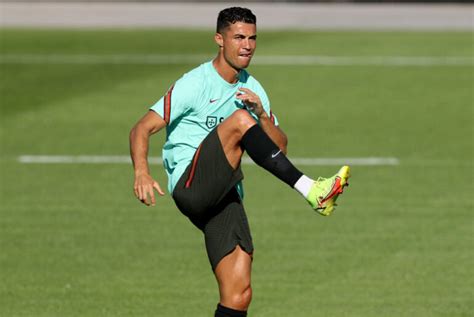 Cristiano Ronaldo Weight In Pounds Kilograms Celebrity FAQs