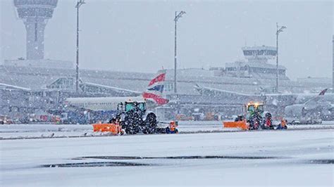 Schnee Chaos Flughafen M Nchen Streicht Fl Ge Oe At