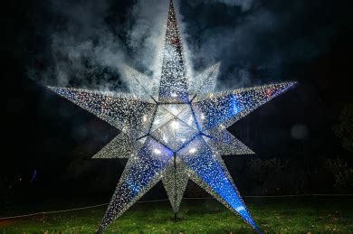 Lightscape Returns To Brooklyn Botanic Garden For The 2024 Holiday