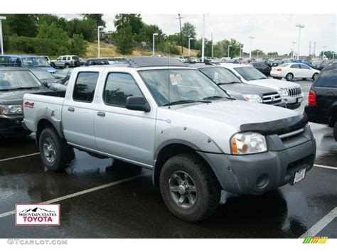 Silver Ice Metallic Nissan Frontier Xe V Crew Cab X