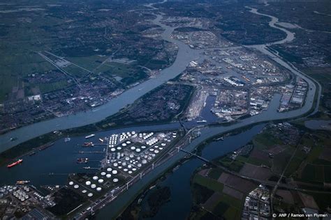 In Een Weekend Zeventien Uithalers Opgepakt In Rotterdamse Haven