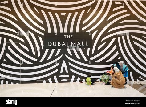 Dubai Mall Le Plus Grand Centre Commercial Du Monde Avec 1200