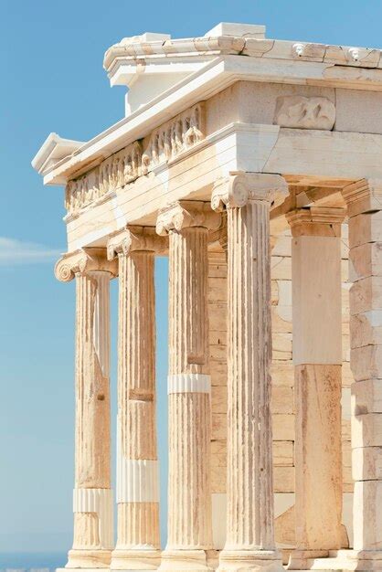 Ruinas arquitectónicas griegas antiguas en atenas grecia temporada de