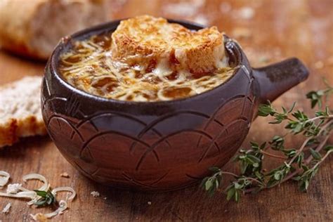 Sopa de cebolla francesa Recetas Fáciles Reunidas