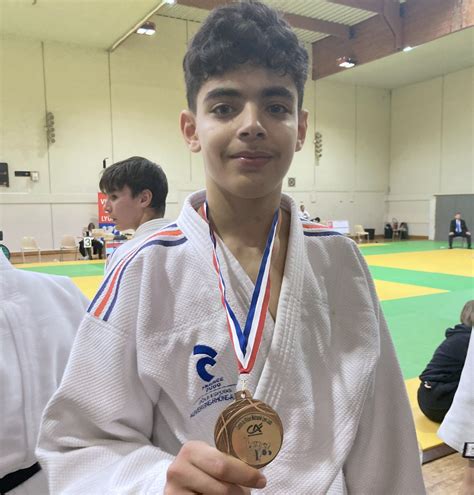 Bourg En Bresse Dojo Burgien Un Judoka Aindinois Médaillé De Bronze