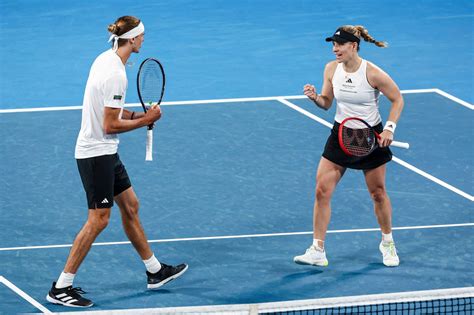 Tennis Angelique Kerber Siegt Beim Comeback Mit Alexander Zverev