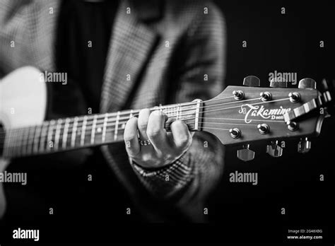 Guitar Player Hi Res Stock Photography And Images Alamy