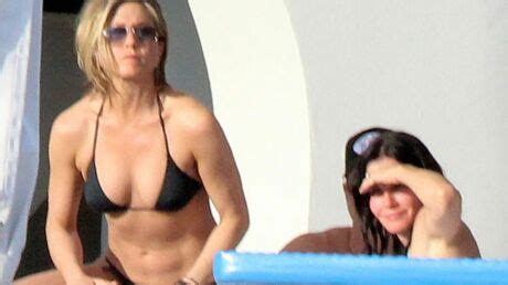 PHOTOS Jennifer Aniston Et Courteney Cox Retrouvailles Au Soleil Et