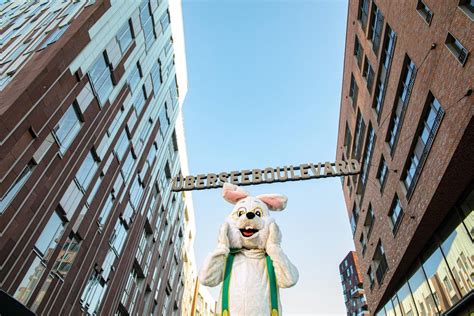 Hansi Hase Auf Dem Hamburger Berseeboulevard In Der Hafencity