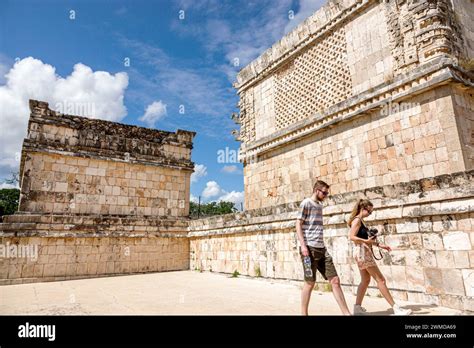 Zona arqueologica de uxmal fotografías e imágenes de alta resolución