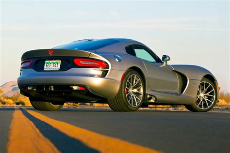 Dodge Updates 2015 Viper With More Power And Mid Level Gt Model