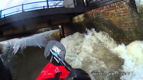 Kayak Paddle Playboat Surf On The River Stour In Flood Nov 2014 And