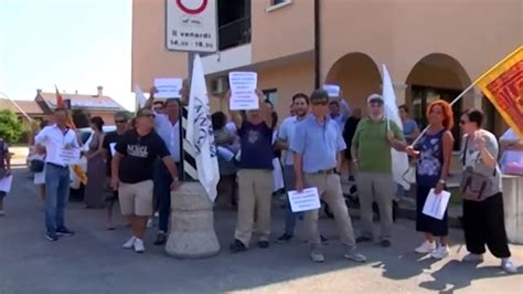 Aggredito Dai Centri Sociali Al Sit In Della Lega Nord La Denuncia Del