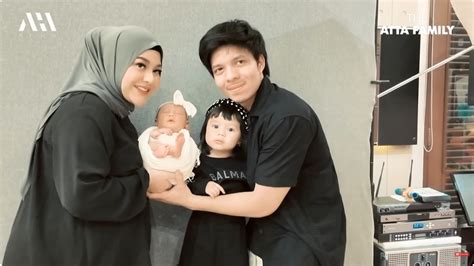 Newborn Photoshoot Baby Azura Anak Kedua Aurel Hermansyah Dan Atta