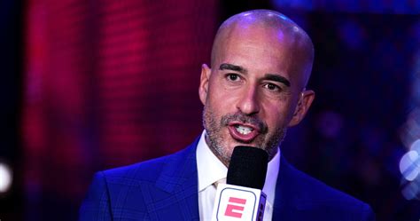 Ufcs Jon Anik Walks Back Criticism Of Mma Fans I Need To Be More