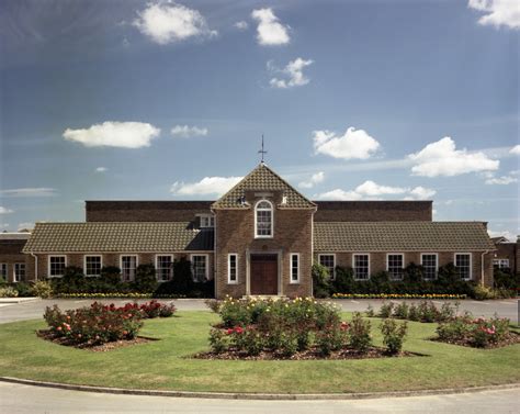 Lord Mayor Treloar School, Holybourne, Alton: the original main school building by Aylwin | RIBA pix