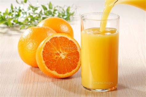 グラスに注ぐオレンジジュース 10323003882 ｜ 写真素材・ストックフォト Orange Juice Orange