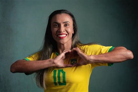 Jogadora Marta Rainha do Futebol ganhará filme em sua homenagem